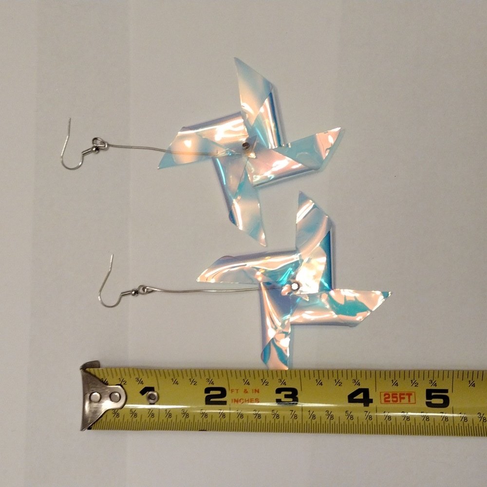 SOLD!! NWT Adorable Boho Blue Iridescent Pinwheel Earrings!! - Picture 6 of 7